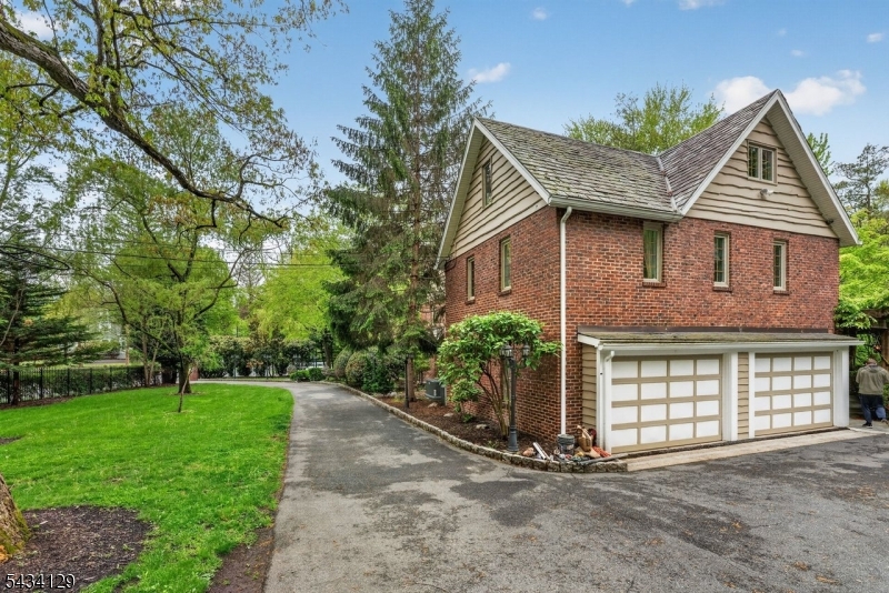 969 Woodland Ave Property Photo 46