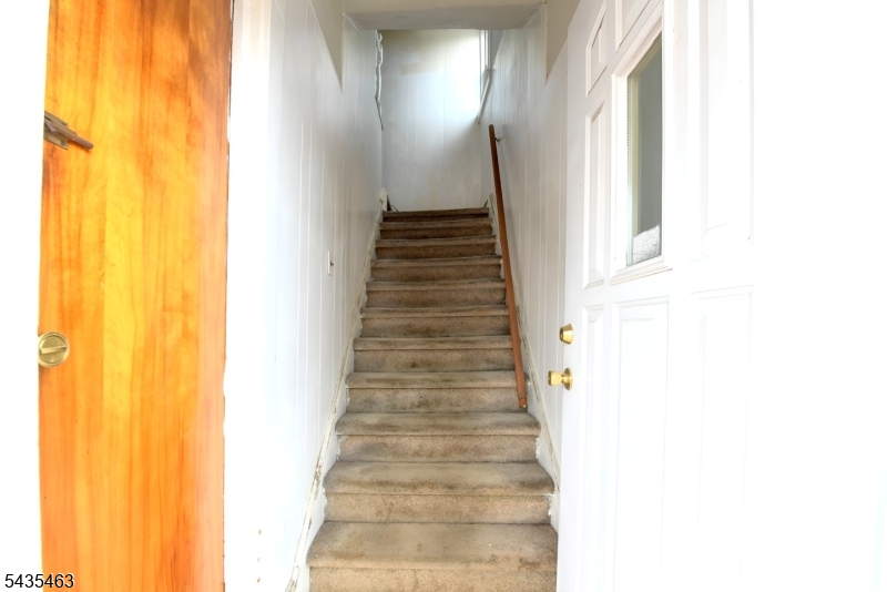 110 W 16th St Property Photo 14