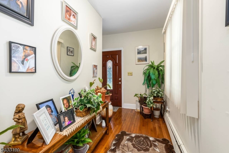54 Bedford Ave Property Photo 3