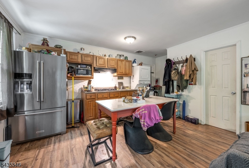 596 Wyckoff Ave Property Photo 17