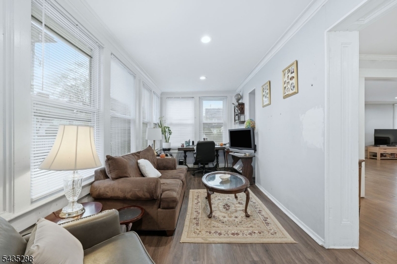 449 Union Ave Property Photo 8