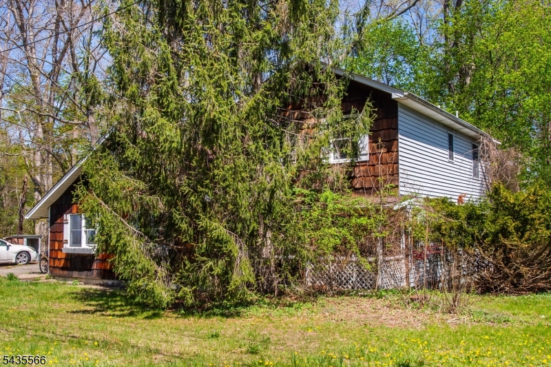 11 Greenbrook Dr Property Photo 4