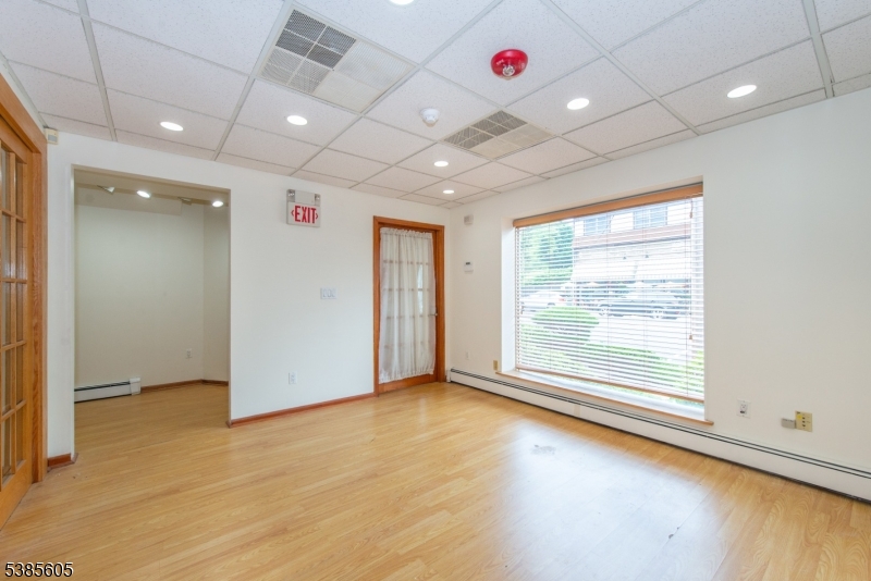 548 Franklin Ave Property Photo 4