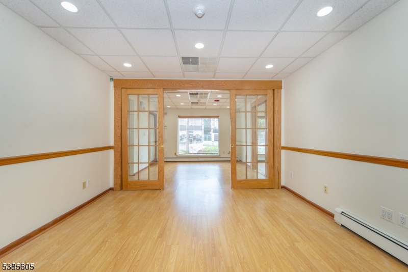 548 Franklin Ave Property Photo 8