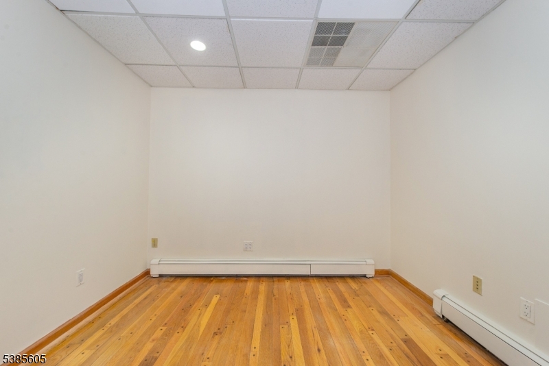 548 Franklin Ave Property Photo 10