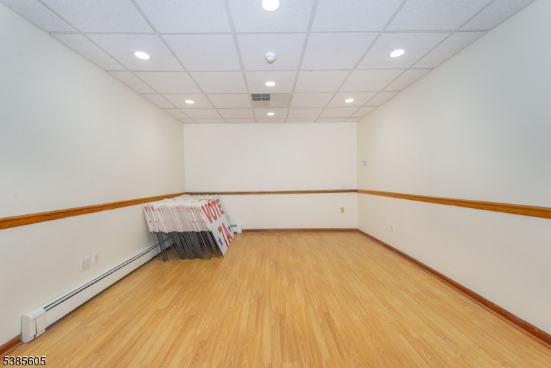 548 Franklin Ave Property Photo 11