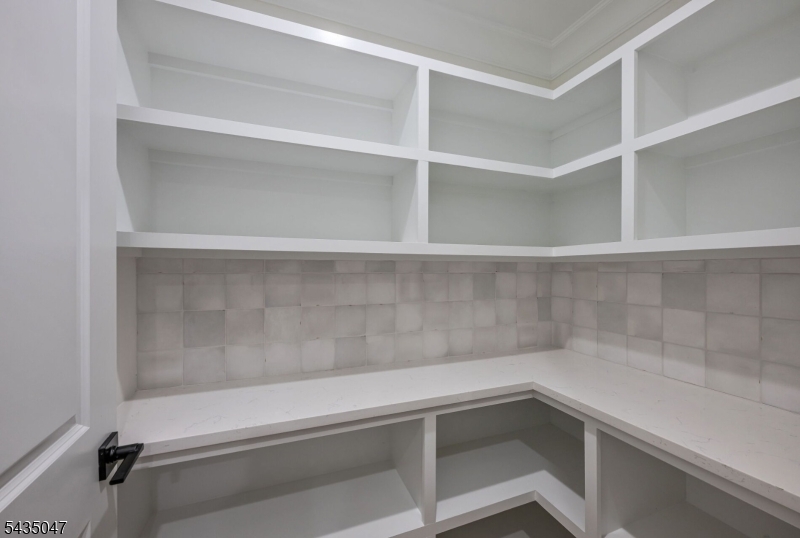 59 Tremont Ter Property Photo 24