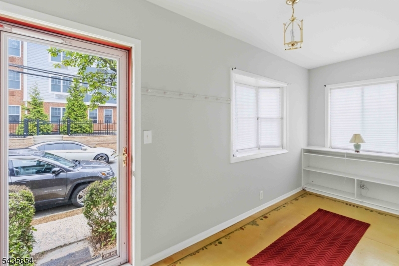 1705 48th St Property Photo 2