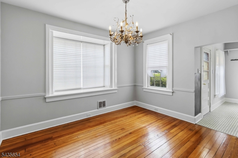 1705 48th St Property Photo 6