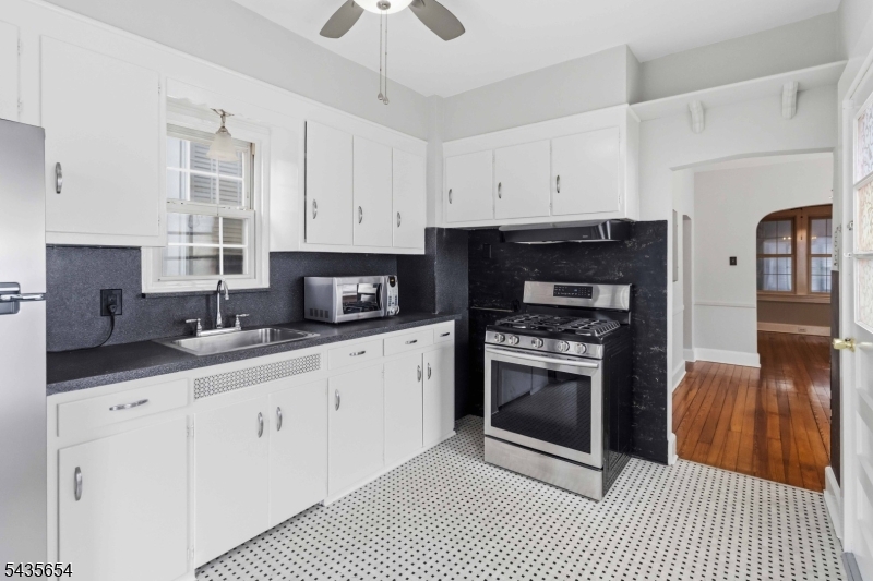1705 48th St Property Photo 11