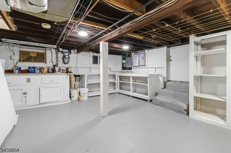 1705 48th St Property Photo 17