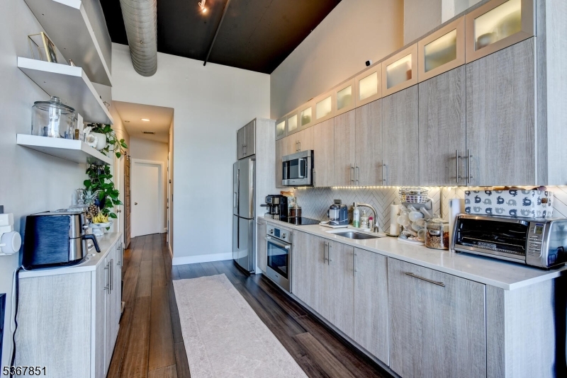 689 Luis Munoz Marin Blvd 1010 Property Photo 16