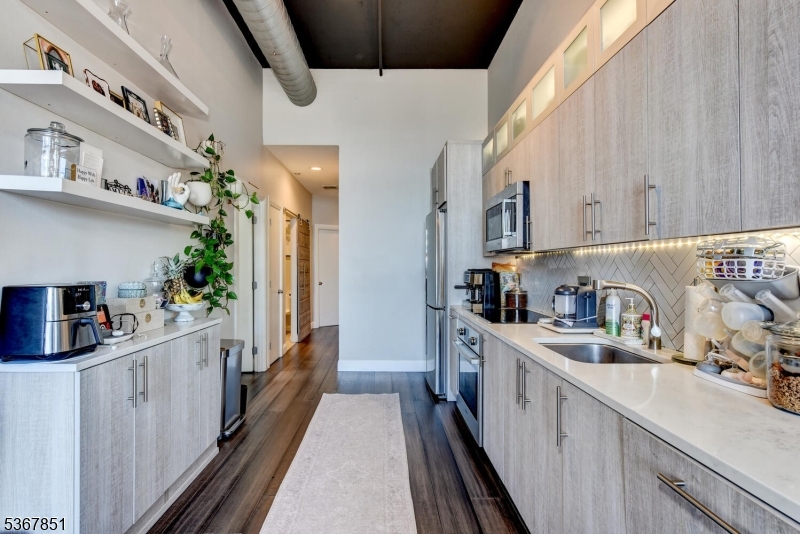 689 Luis Munoz Marin Blvd 1010 Property Photo 17
