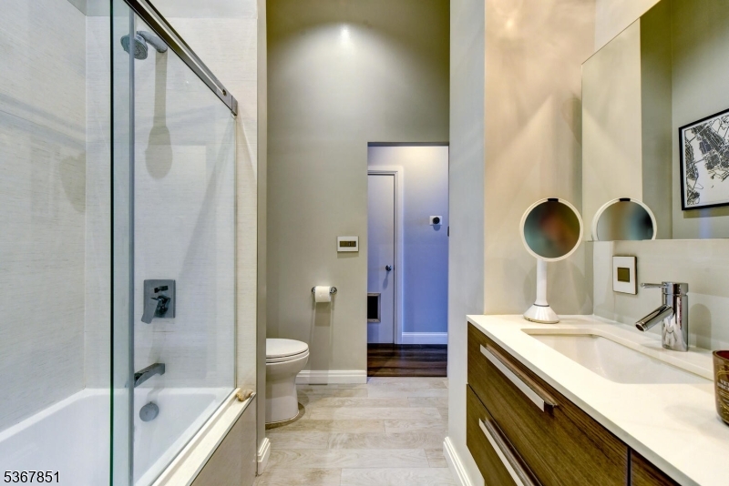 689 Luis Munoz Marin Blvd 1010 Property Photo 25