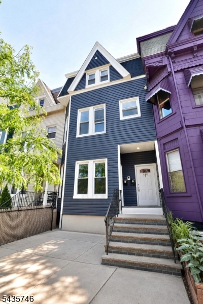 480 Bergen Ave Property Photo 1