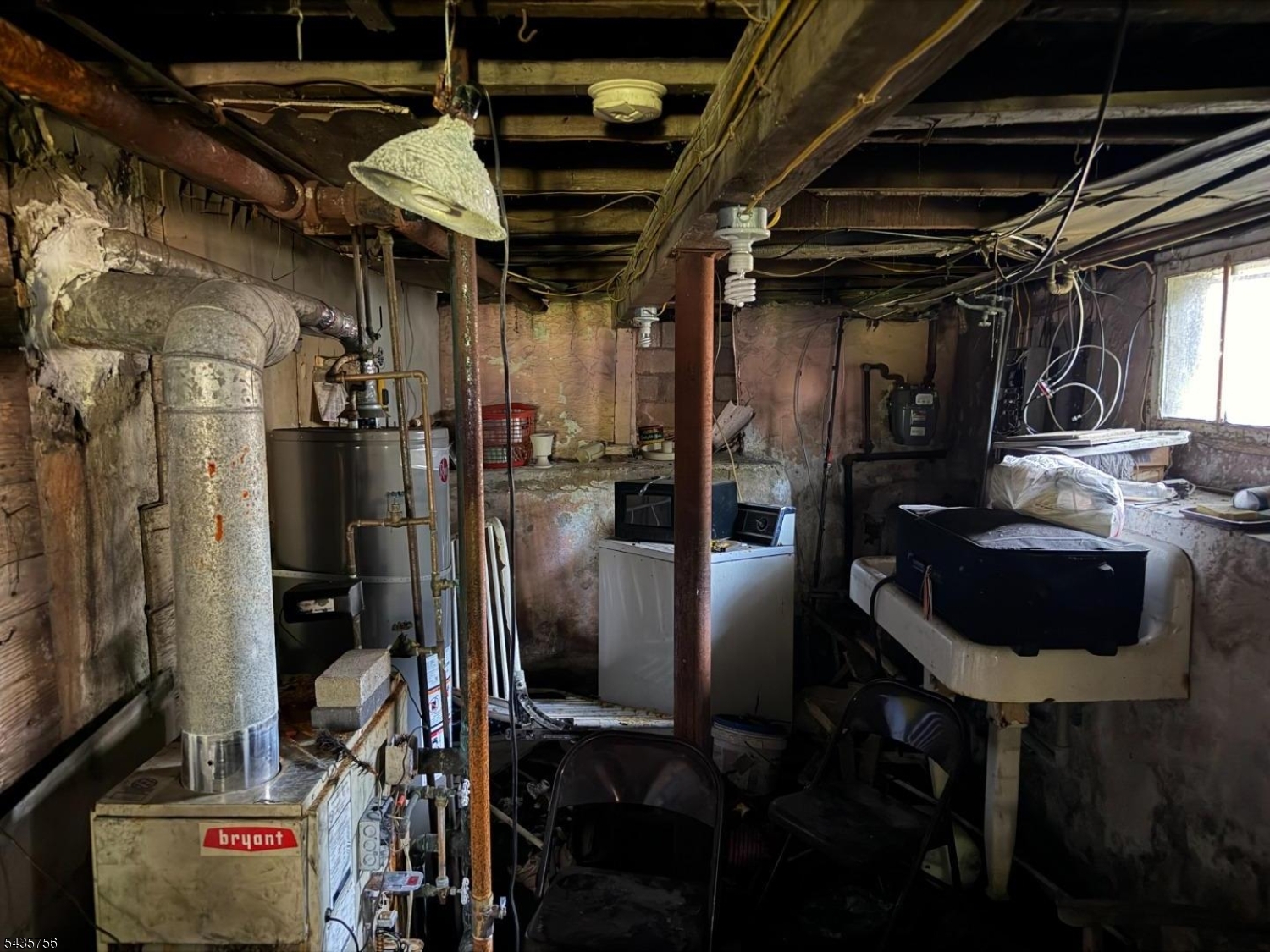 37 Columbus St Property Photo 5