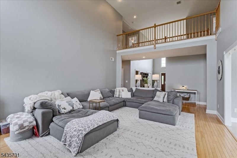 24 Saddle Ridge Rd Property Photo 3