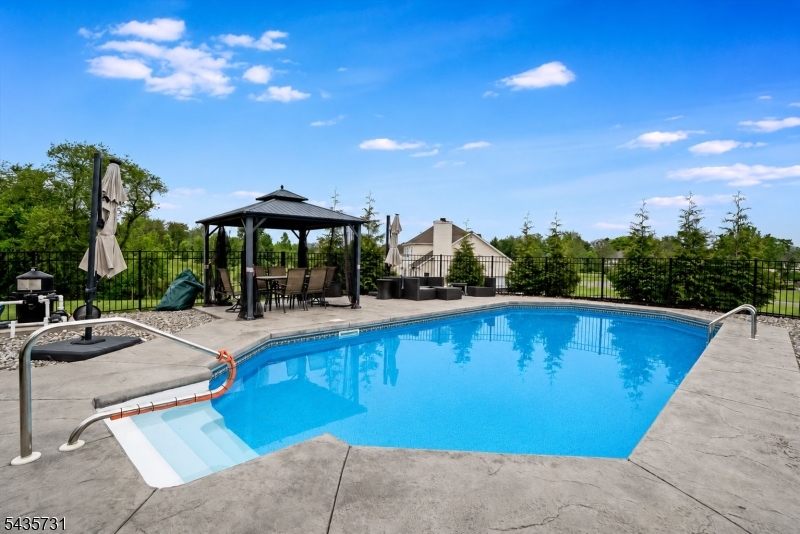 24 Saddle Ridge Rd Property Photo 35