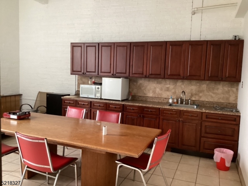 41 Governor St Property Photo 9