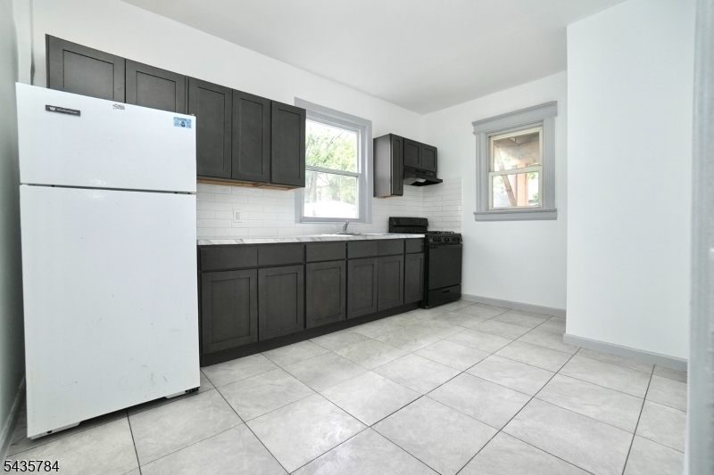 240 Sunset Ave Property Photo 3