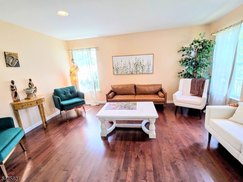 33 Kopak Way Property Photo 4