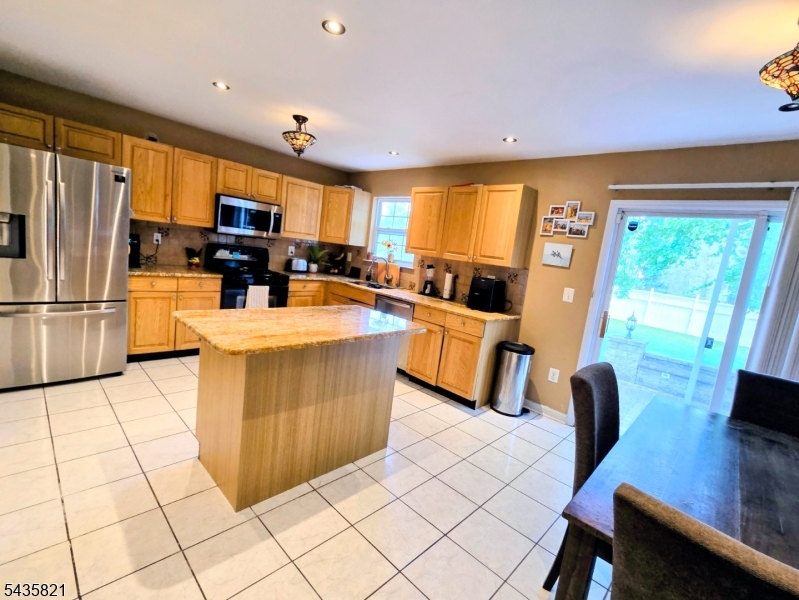 33 Kopak Way Property Photo 7