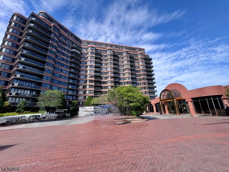 100 Carlyle Drive. N05j 5 Jn Property Photo 3