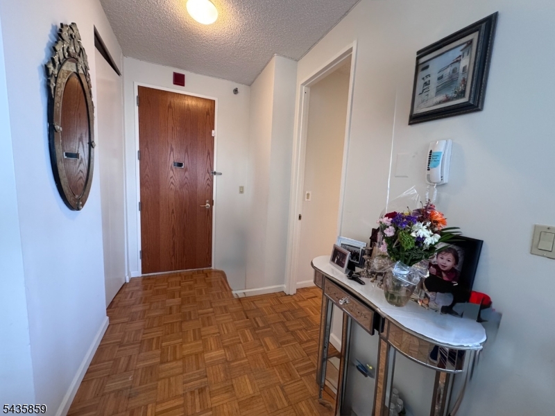 100 Carlyle Drive. N05j 5 Jn Property Photo 4