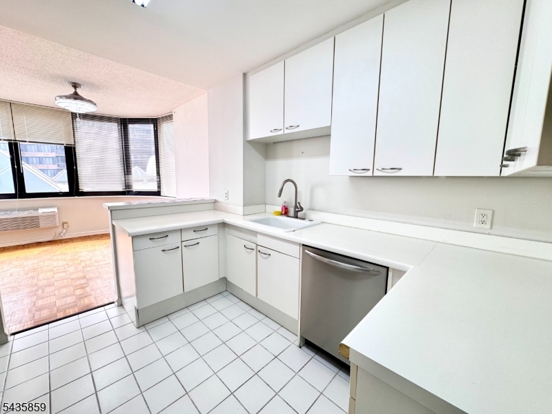 100 Carlyle Drive. N05j 5 Jn Property Photo 12