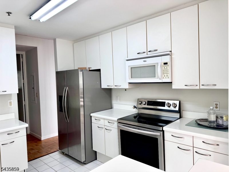 100 Carlyle Drive. N05j 5 Jn Property Photo 13