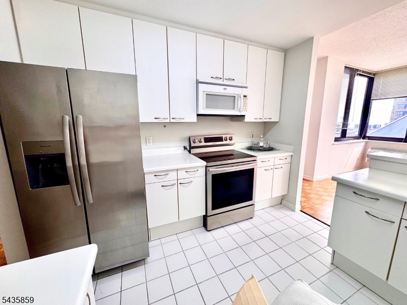 100 Carlyle Drive. N05j 5 Jn Property Photo 15
