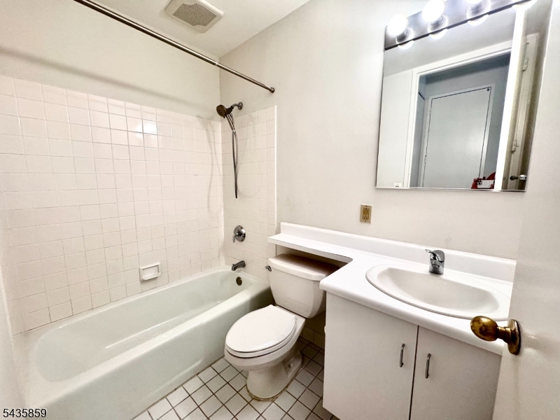 100 Carlyle Drive. N05j 5 Jn Property Photo 26
