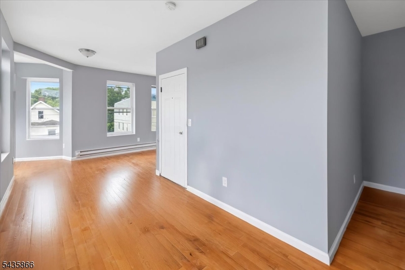 422 18th Avenue Property Photo 3