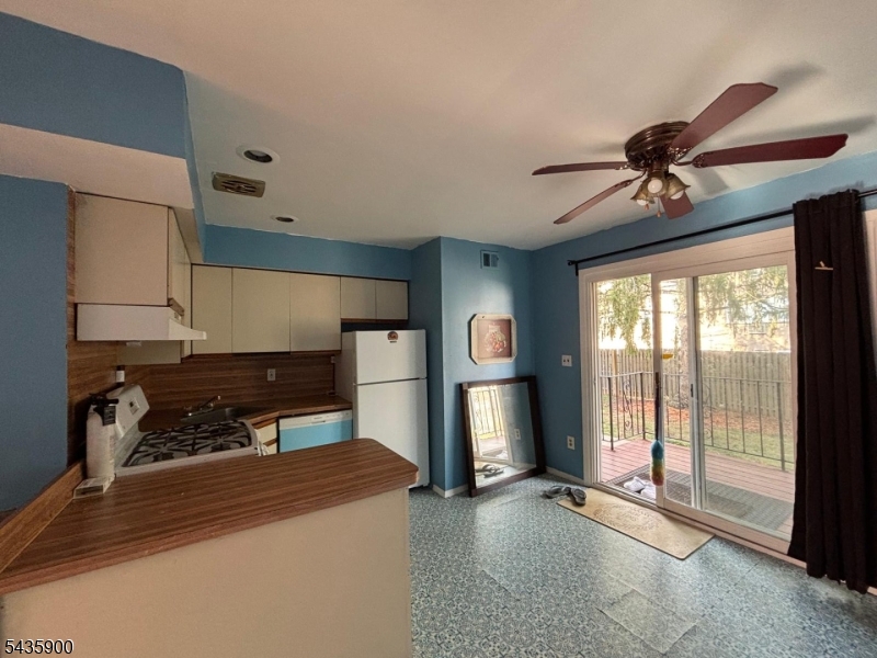 30 Judson 8a Property Photo 3