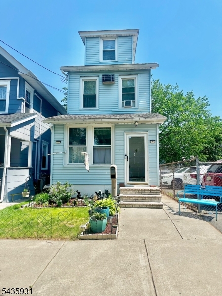 150 Beech St Property Photo 1