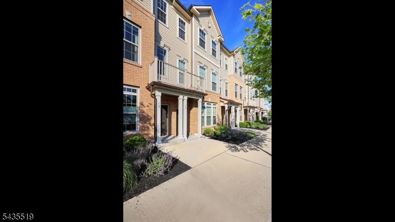 15 S Davenport St Property Photo 2