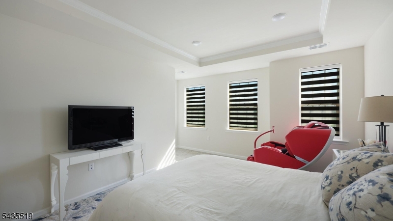 15 S Davenport St Property Photo 10