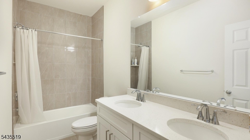 15 S Davenport St Property Photo 15