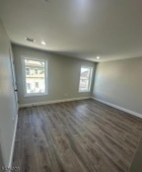 393 E 27th St Property Photo 1