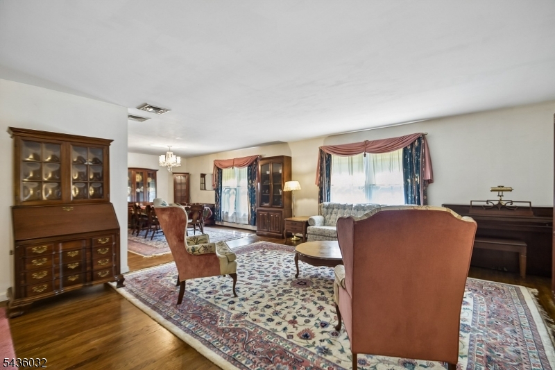 179 Grant Ave Property Photo 3
