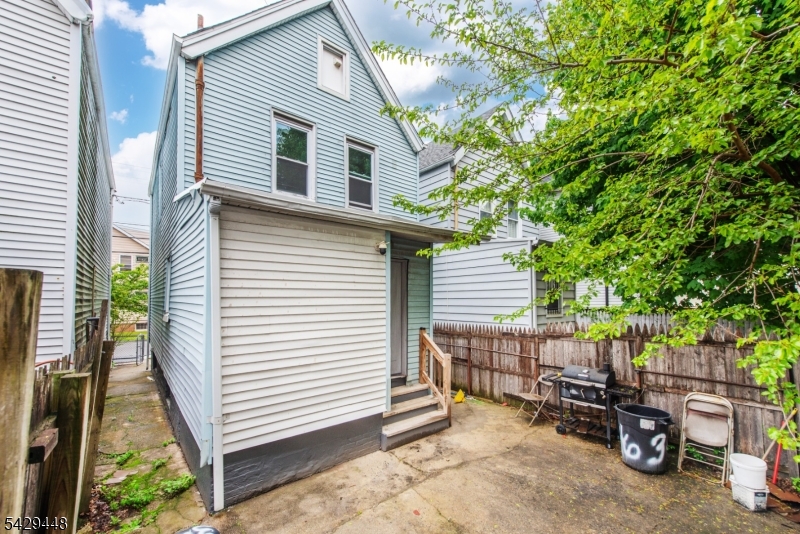 346 S 20th Property Photo 15