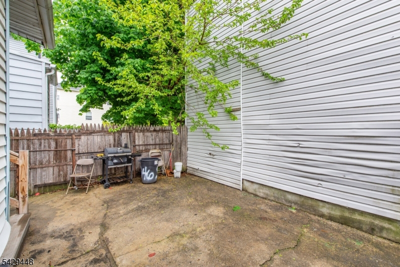 346 S 20th Property Photo 16