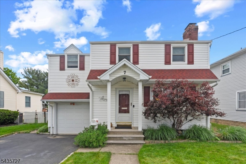 7 Halsey Ave Property Photo 1