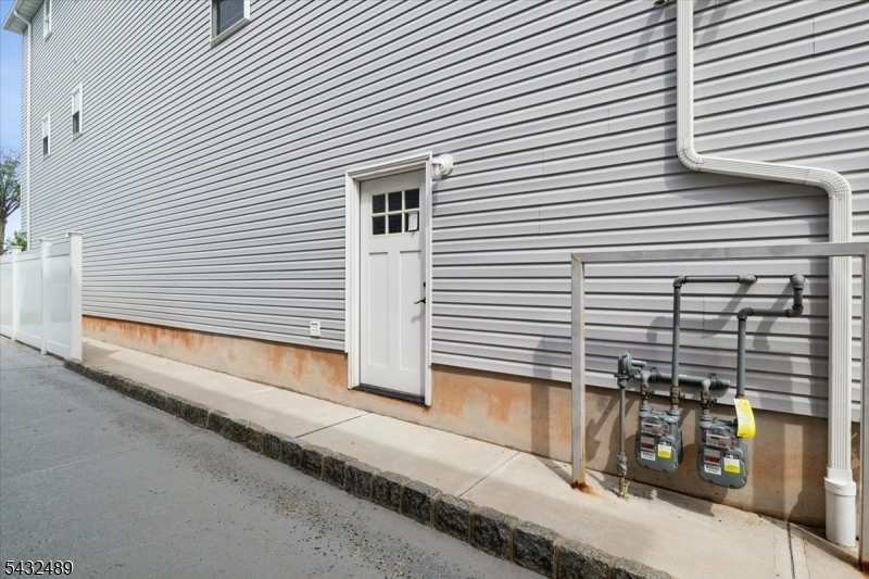 1071 North Ave Property Photo 36