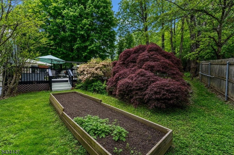 33 Brooksyde Ave Property Photo 30