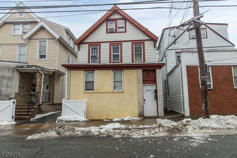 527 Valley St 2 Property Photo 2
