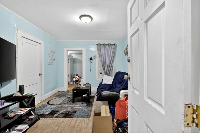 527 Valley St 2 Property Photo 13