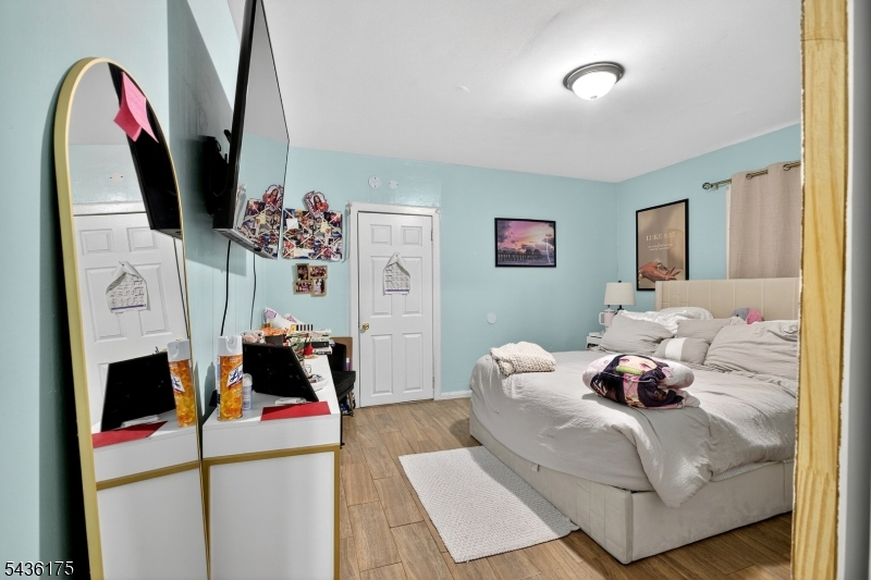527 Valley St 2 Property Photo 15