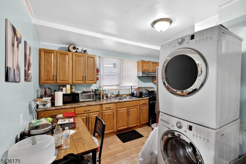 527 Valley St 2 Property Photo 16
