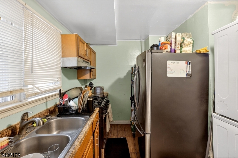 527 Valley St 2 Property Photo 17